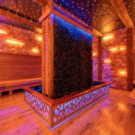 호텔 Unitral W Mielnie 4*