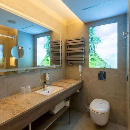 Hotel Unitral W Mielnie 4*