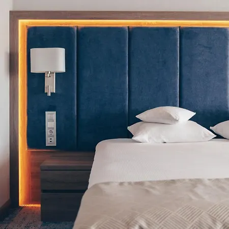 호텔 Unitral W Mielnie 4*