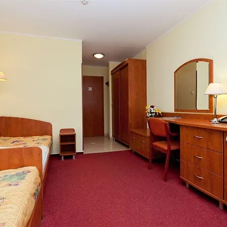 Ξενοδοχείο Unitral W Mielnie 4*