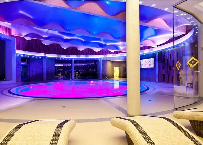 Hotel Unitral W Mielnie 4*